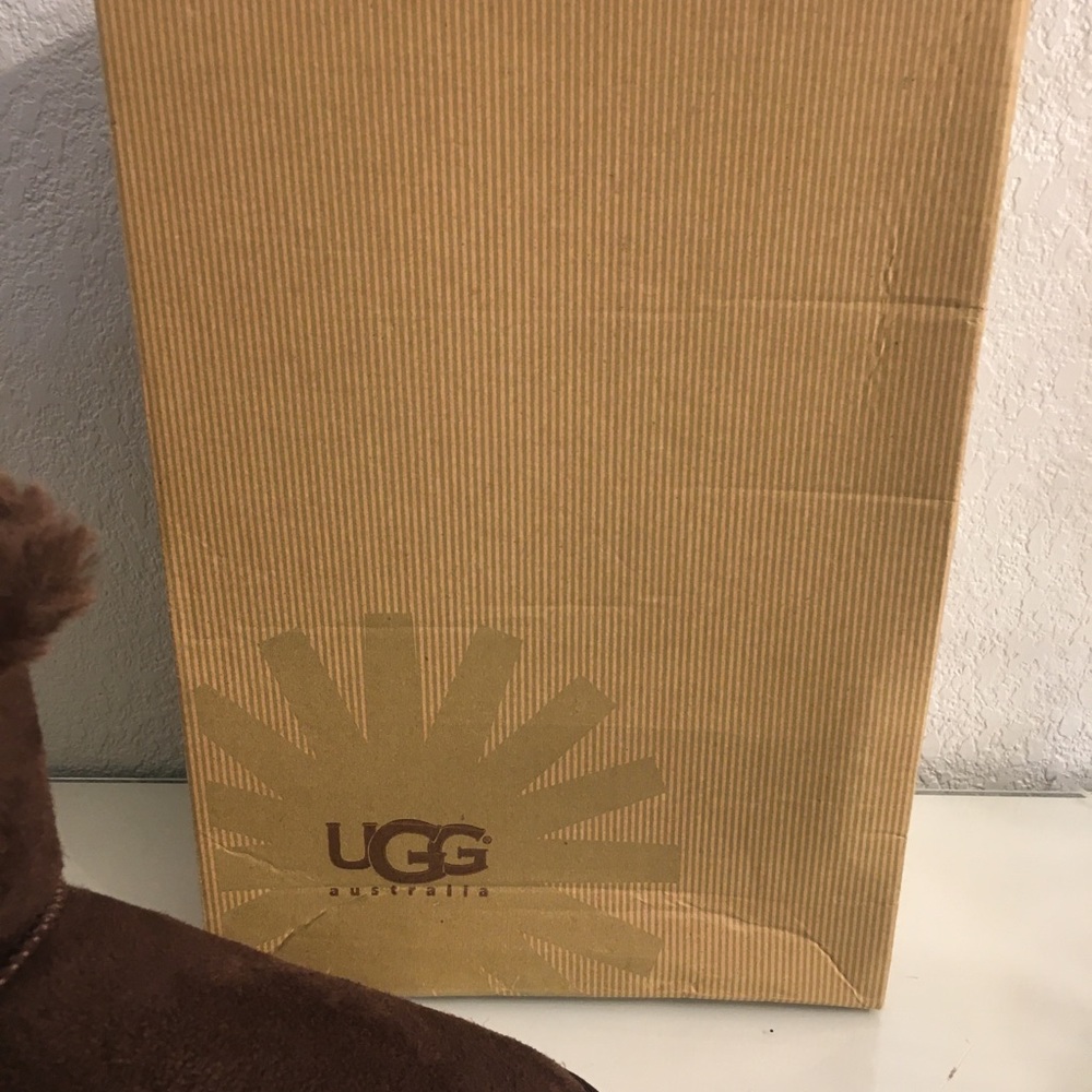 UGG BOOTS - Picture 3 of 3